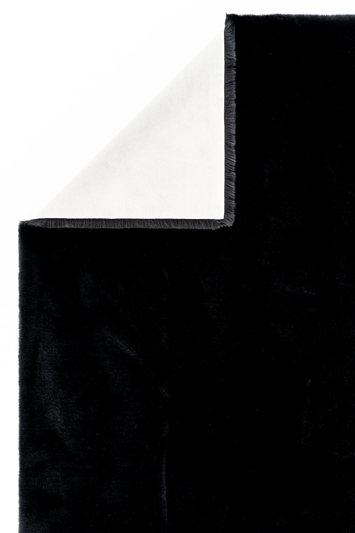 Cool Halı Siesta SST Siyah Yumuşak Tüylü Yıkanabilir Post Halı