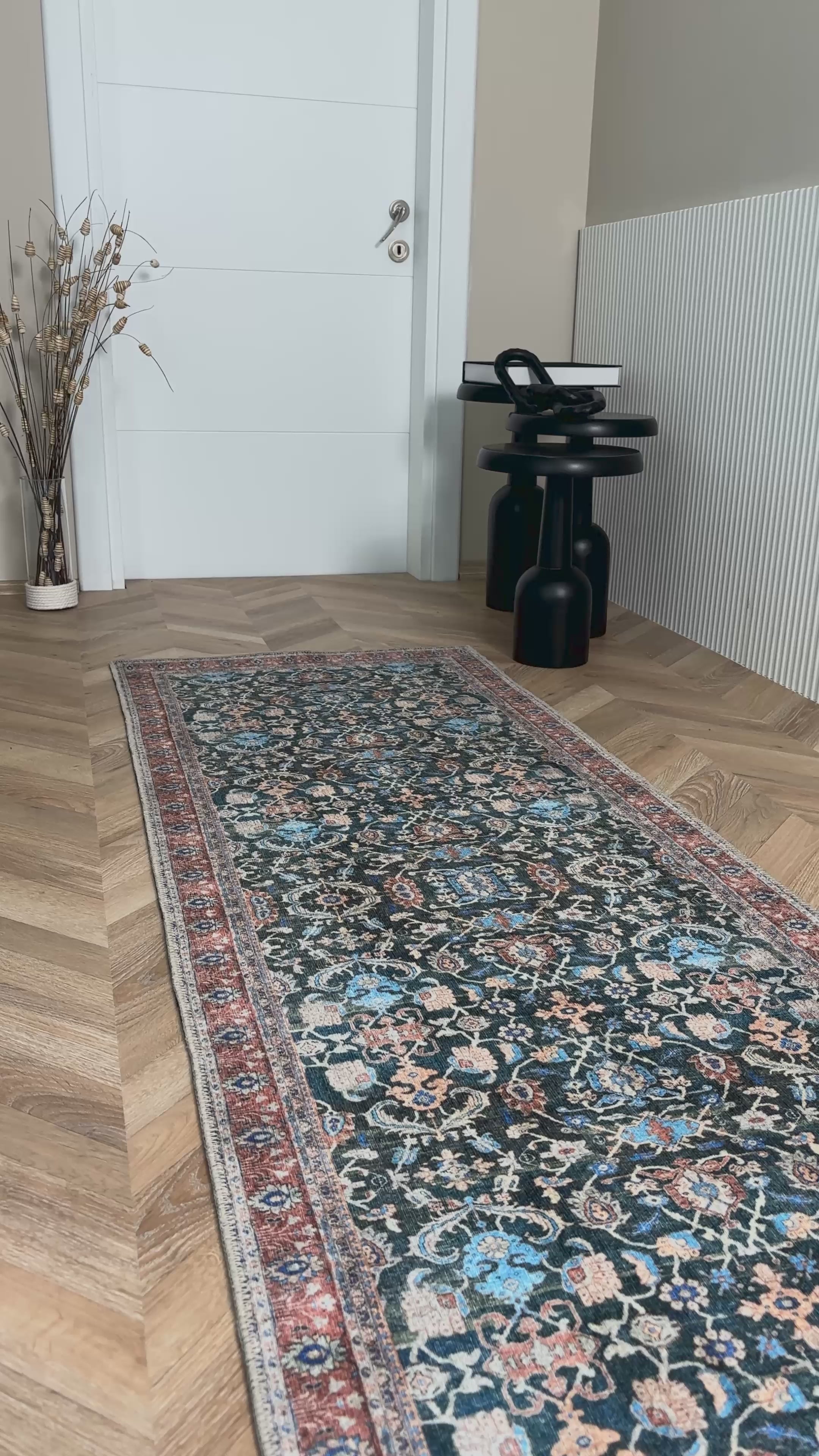 Videoyu yükle: Cool Halı Private 61-060 Lacivert Krem Vintage Halı