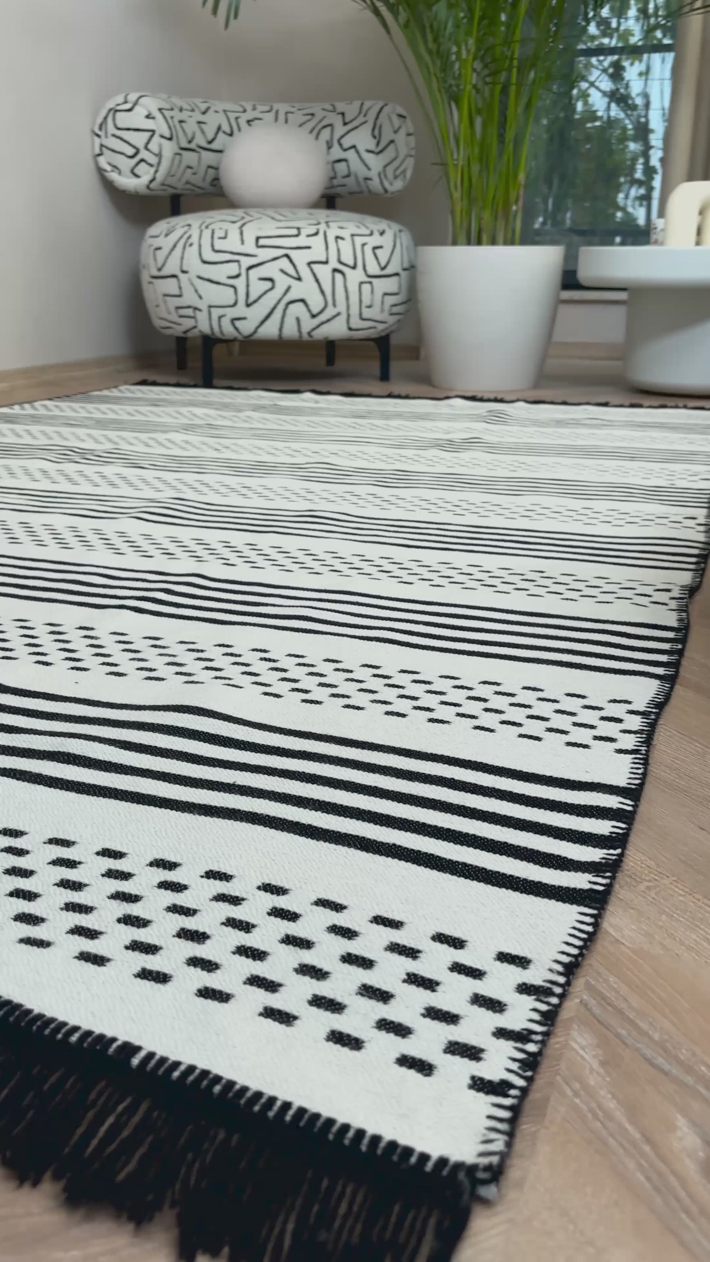 Cool Halı Lovely 287B Krem Siyah Makinede Yıkanabilir Çift Taraflı Kilim