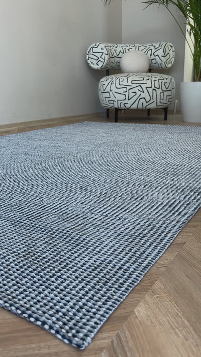 Cool Halı Aura 07 Lacivert Kaymaz Tabanlı Makinede Yıkanabilir Kilim